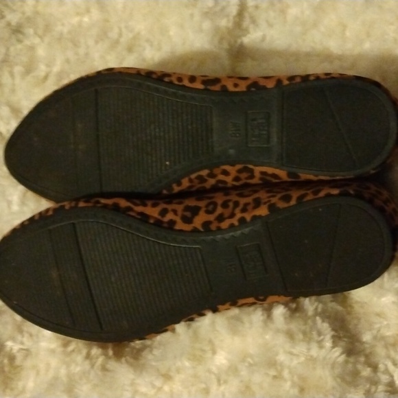 Time & tru leopard print slip ons - Picture 4 of 6